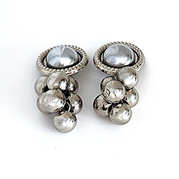 Chunky silver clip-on statement earrings - Picture 1 of 7